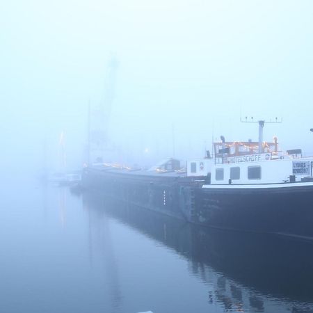 Schiffshotel "Schlafen Im Hafen" Αμβούργο Εξωτερικό φωτογραφία